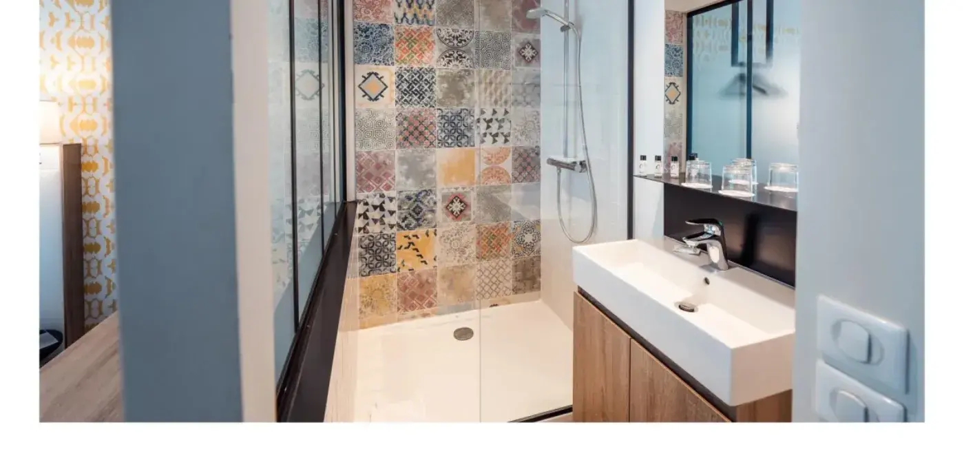 Bathroom view of The Originals Boutique Maison Montmartre Hotel Paris, France